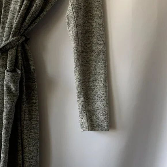 Banana Republic Women's Heather Gray Long Sleeve Robe Size XS - Picture 3 of 11